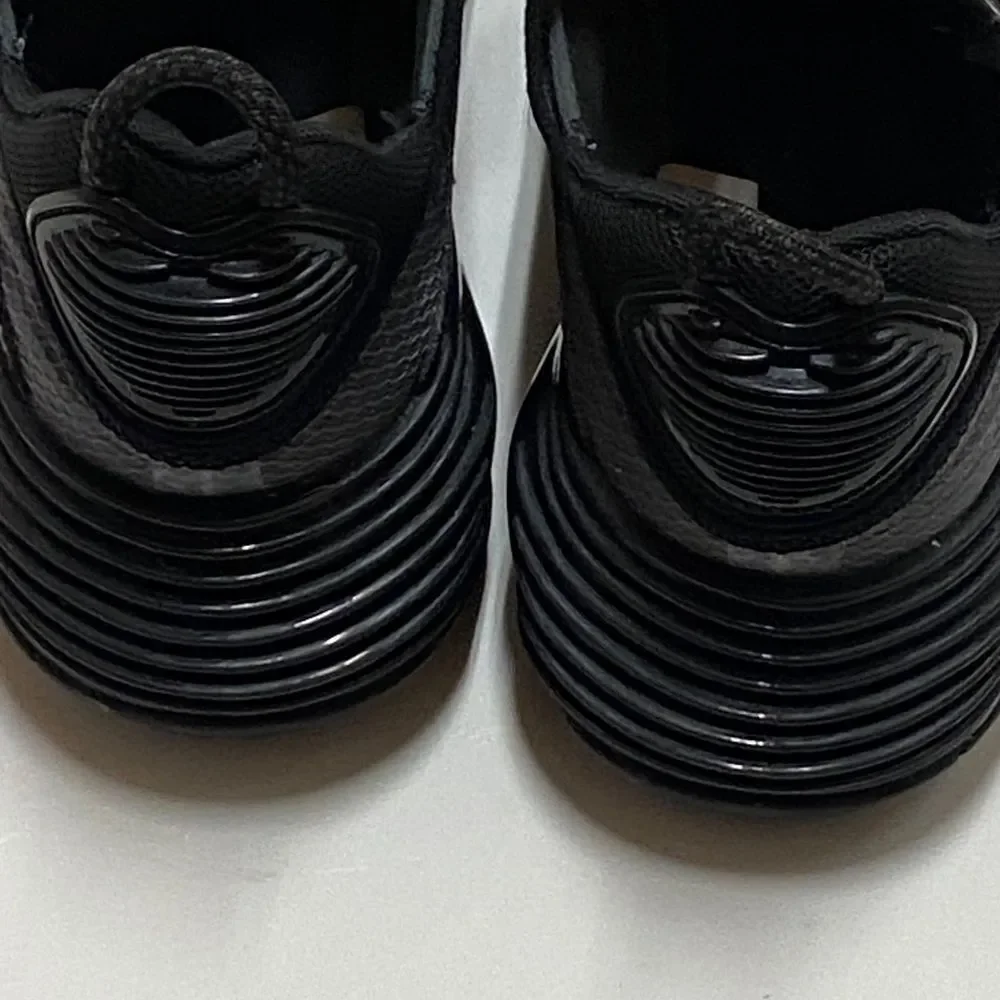 Nike Air Max 2090 GS CJ4066-001 Kids Youth Size 7Y US Black Athletic Women 8.5